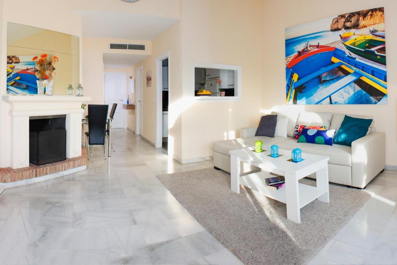 Puerto Marina Luxury Apartment With Sea Views 贝纳尔马德纳 外观 照片