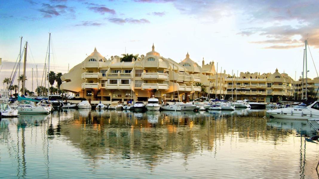Puerto Marina Luxury Apartment With Sea Views 贝纳尔马德纳 外观 照片