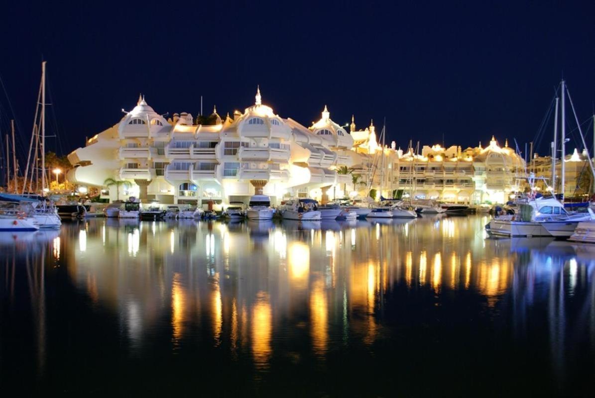 Puerto Marina Luxury Apartment With Sea Views 贝纳尔马德纳 外观 照片