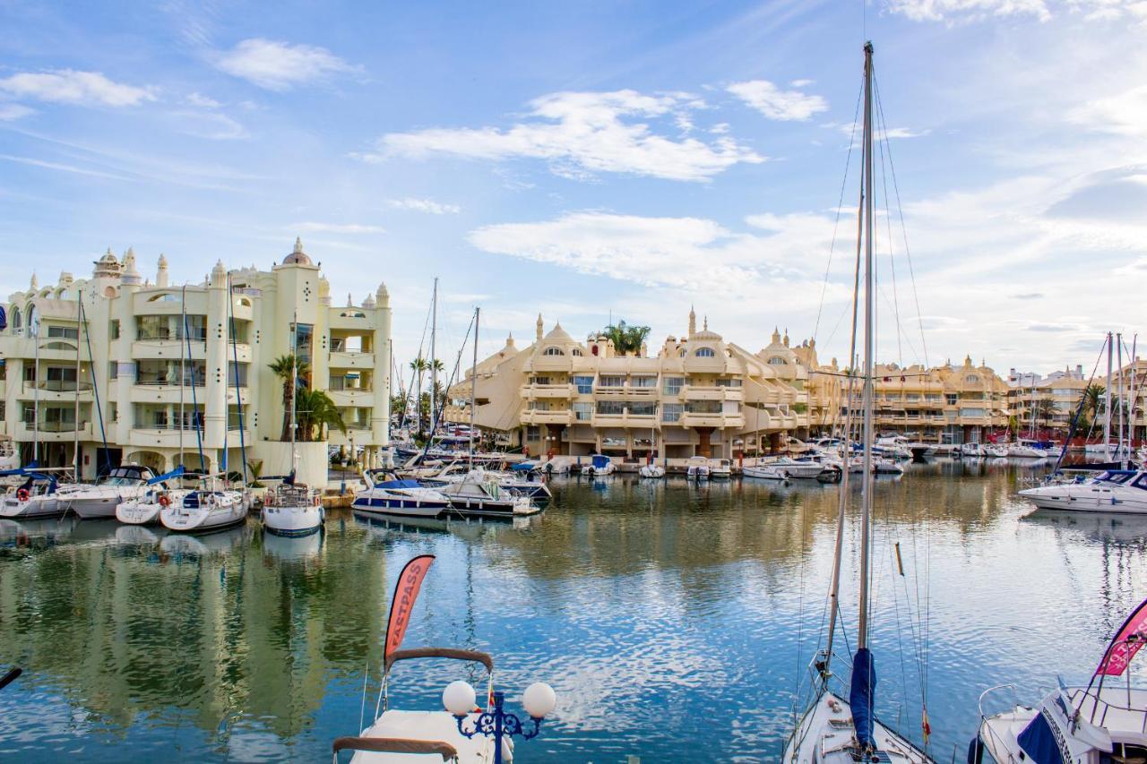 Puerto Marina Luxury Apartment With Sea Views 贝纳尔马德纳 外观 照片