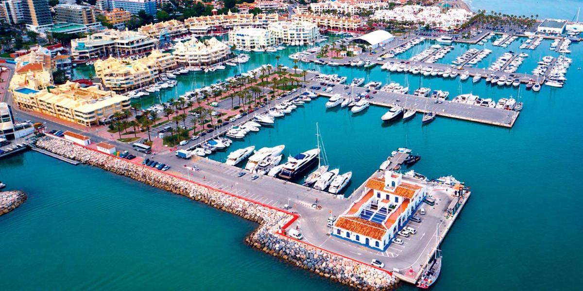 Puerto Marina Luxury Apartment With Sea Views 贝纳尔马德纳 外观 照片