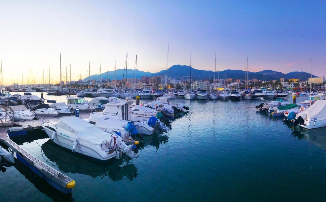 Puerto Marina Luxury Apartment With Sea Views 贝纳尔马德纳 外观 照片