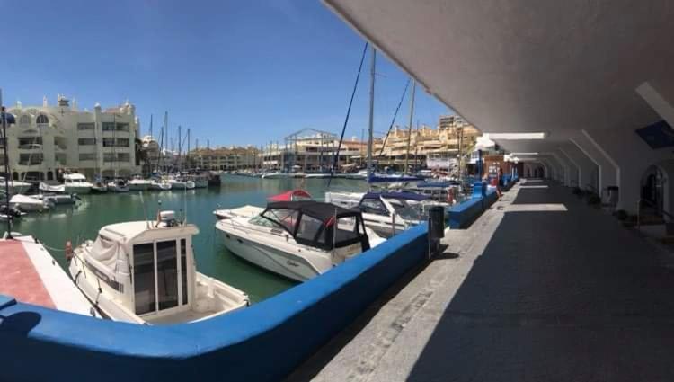 Puerto Marina Luxury Apartment With Sea Views 贝纳尔马德纳 外观 照片
