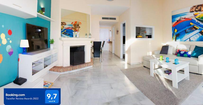 Puerto Marina Luxury Apartment With Sea Views 贝纳尔马德纳 外观 照片