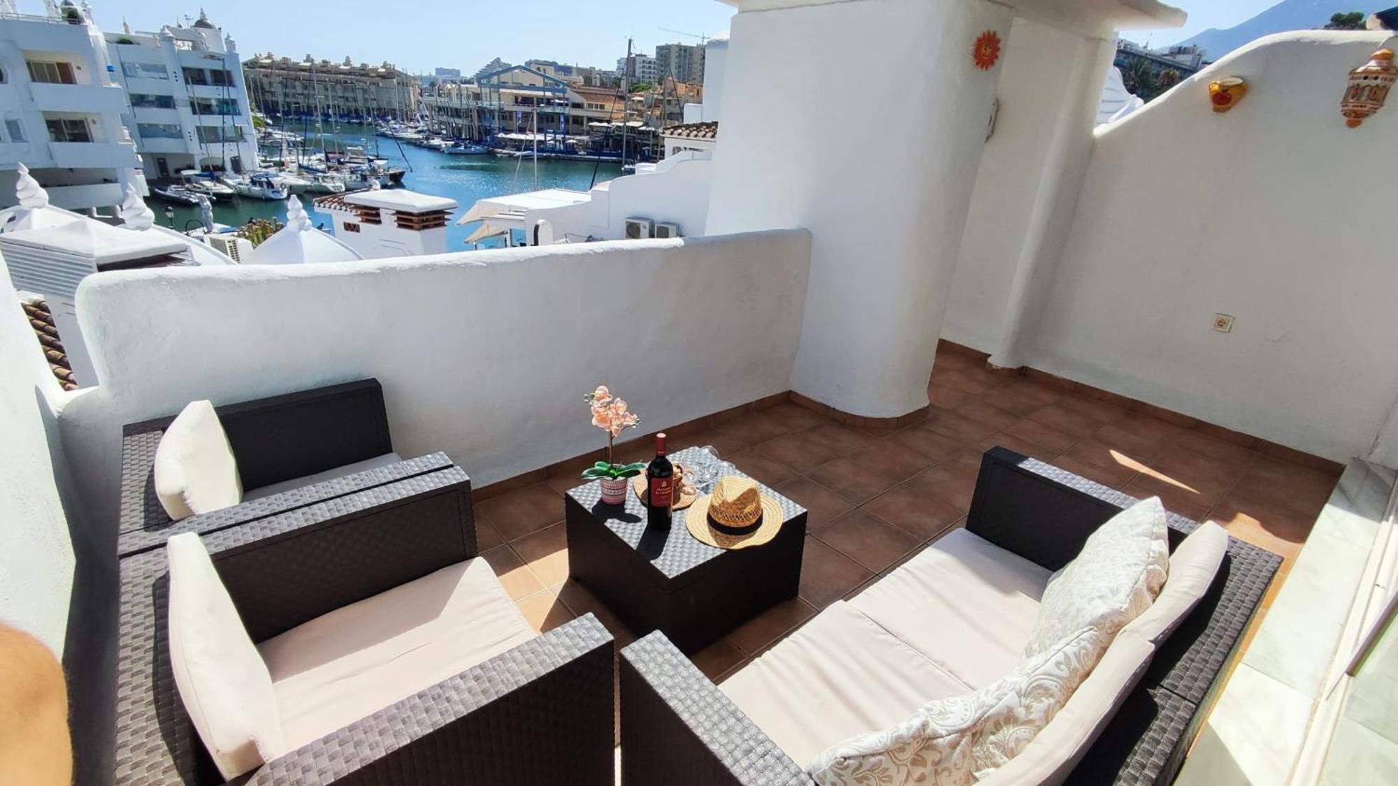 Puerto Marina Luxury Apartment With Sea Views 贝纳尔马德纳 外观 照片